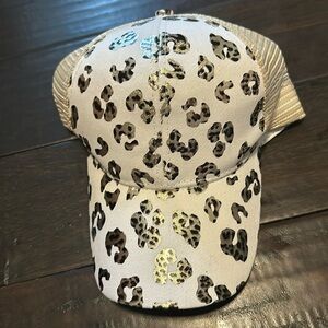 Women's Cheetah Trucker Hat With Crisscross Back EUC
